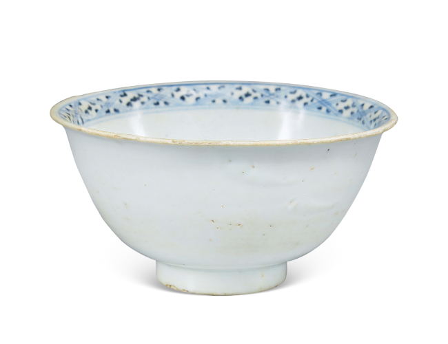 明萬(wàn)厲  外白釉內(nèi)青花一鷺連科碗