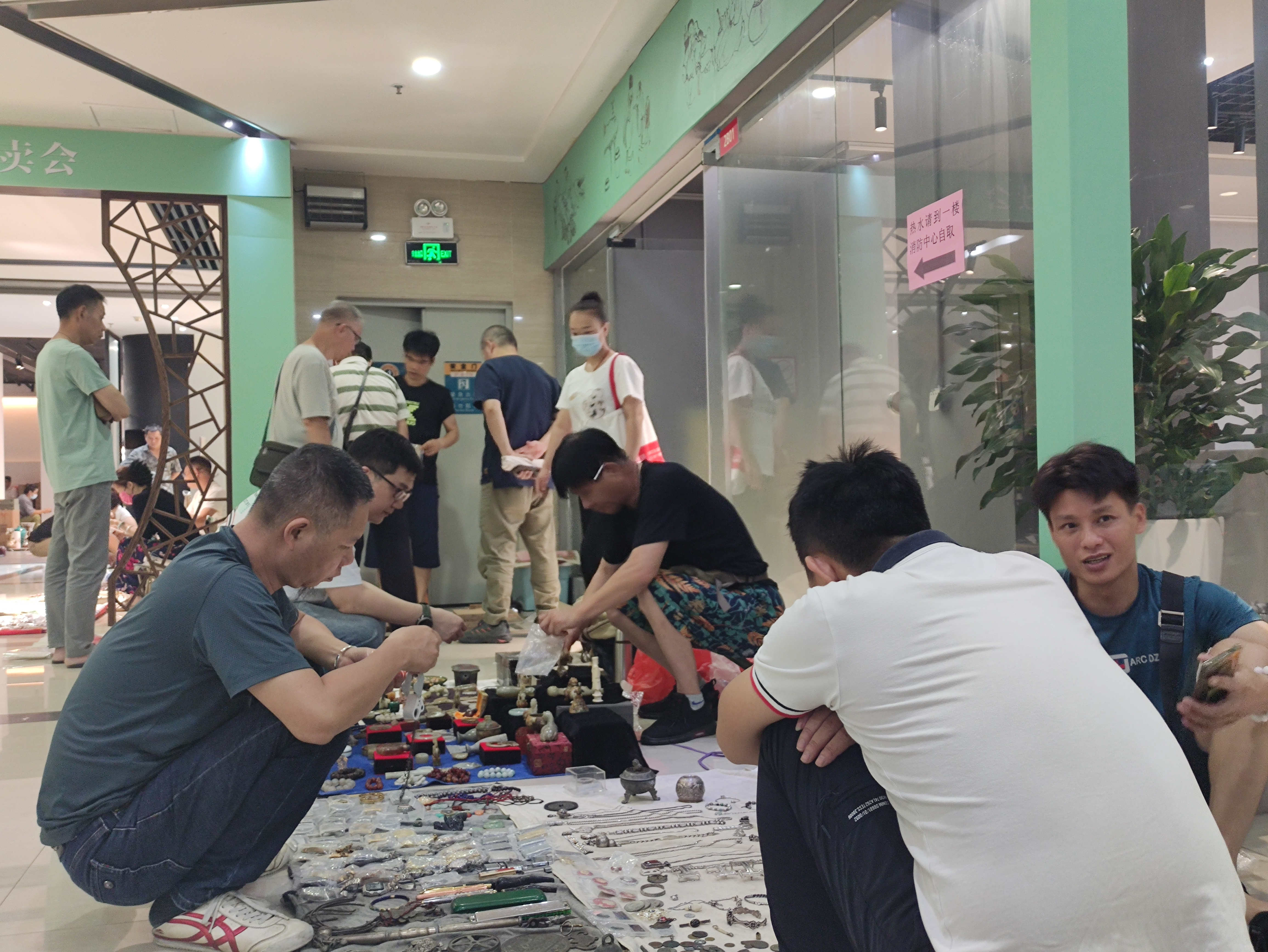 花地灣古玩地?cái)偧?/></p><p><span style=