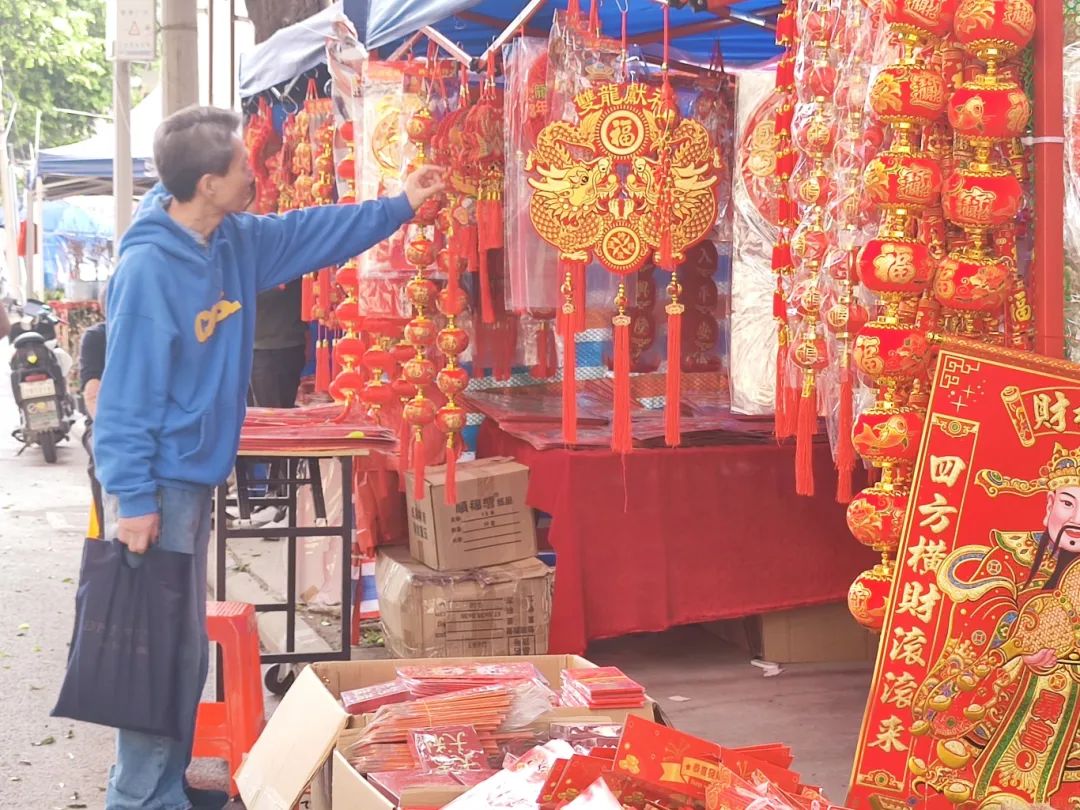 買(mǎi)年花過(guò)大年！花地灣古玩城迎春花市開(kāi)鑼啦！